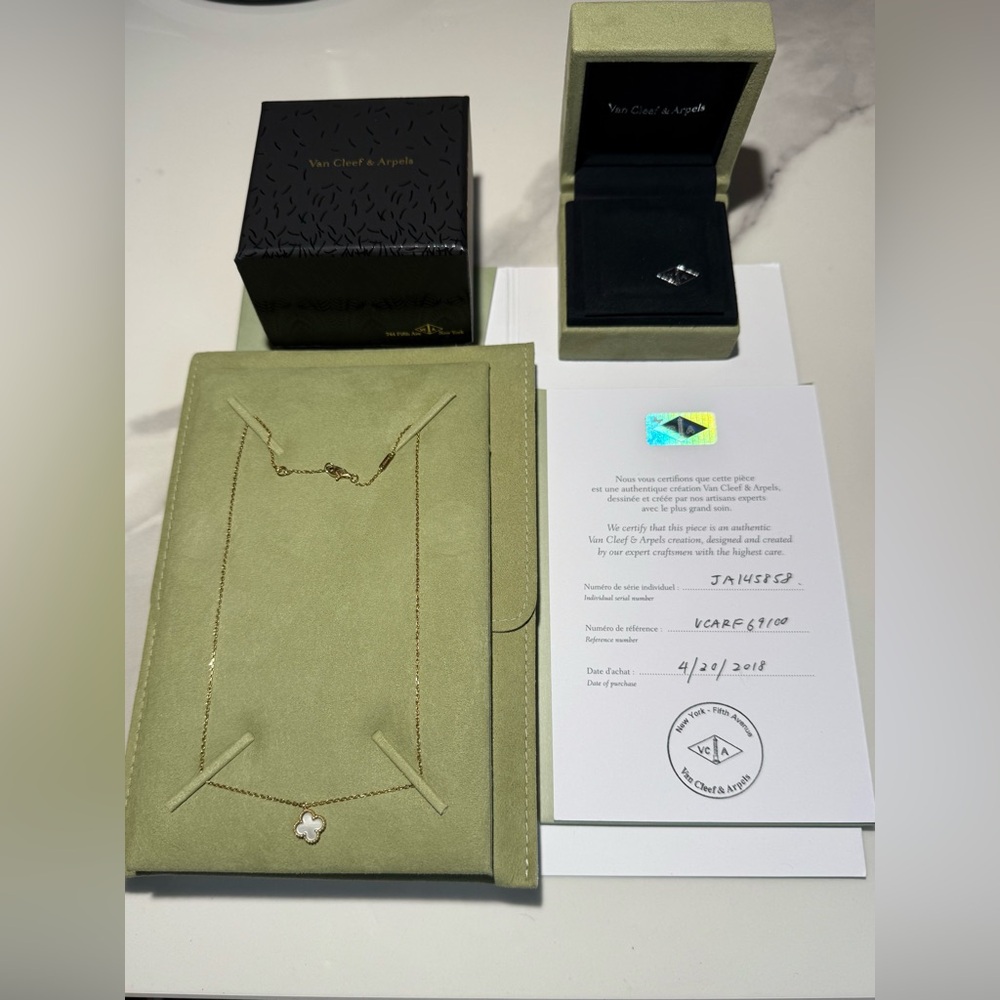 Sweet Alhambra pendent